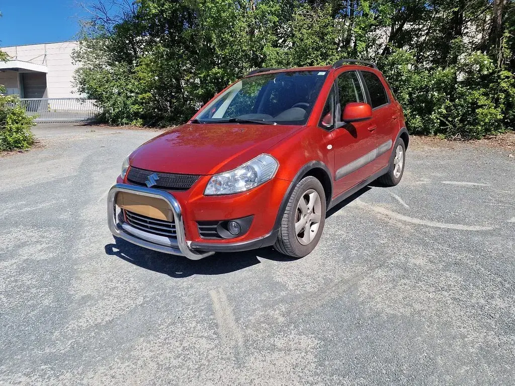 Gebraucht Suzuki SX4 120 PS (88 kW) 2009 Rot Limousine