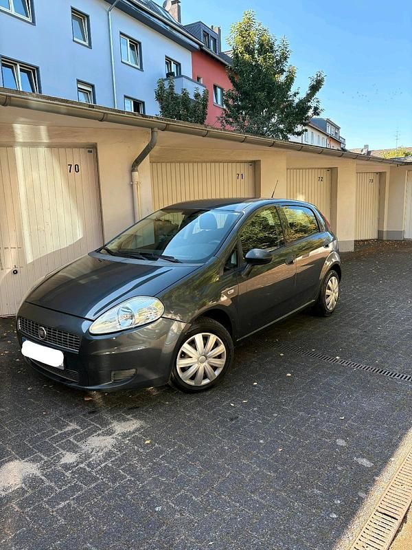 Grau Gebraucht 2009 Fiat Punto Kleinwagen | 1.250 € (Superpreis) - Bild 1/4