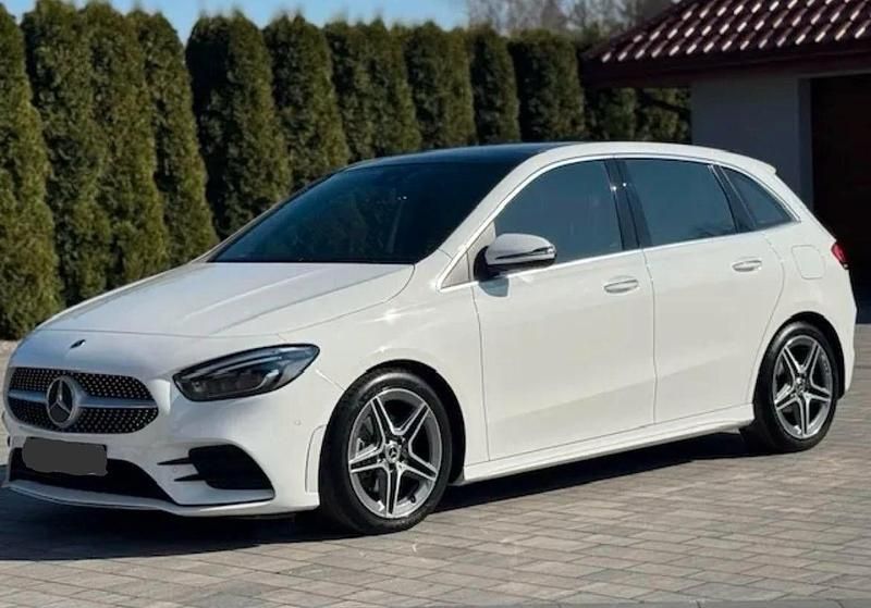Weiß Gebraucht 2019 Mercedes B220 AMG line Van / Kleinbus | 16.950 € (Superpreis) - Bild 1/4