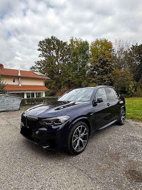 Blau Gebraucht 2022 BMW X5 M Sport SUV | 58.500 € (Fairer Preis) - Bild 1/4