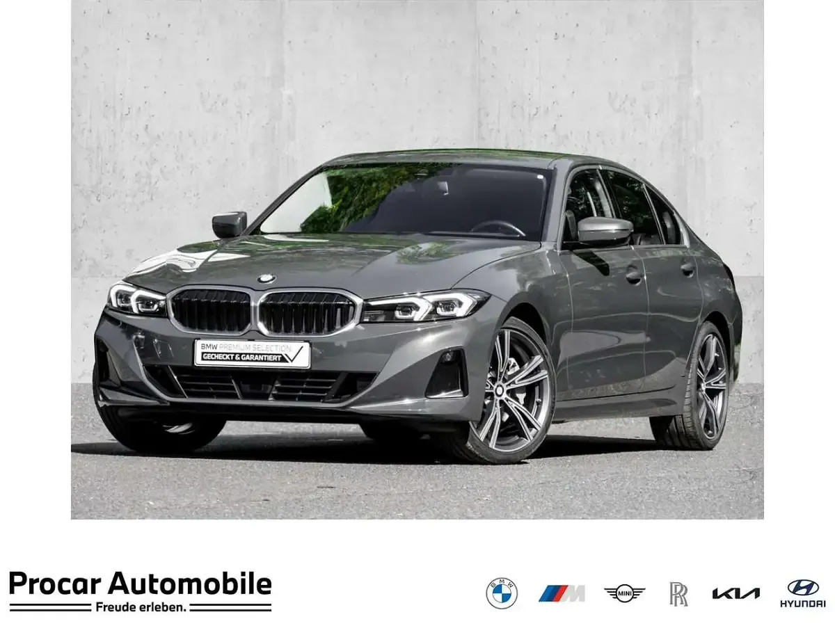 Gebraucht BMW 330 Sport Line 245 PS (180 kW) 2023 Limousine