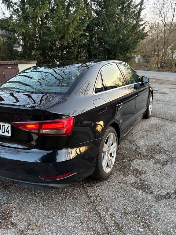 Gebraucht Audi A3 Sport 116 PS (85 kW) 2018 Schwarz Limousine