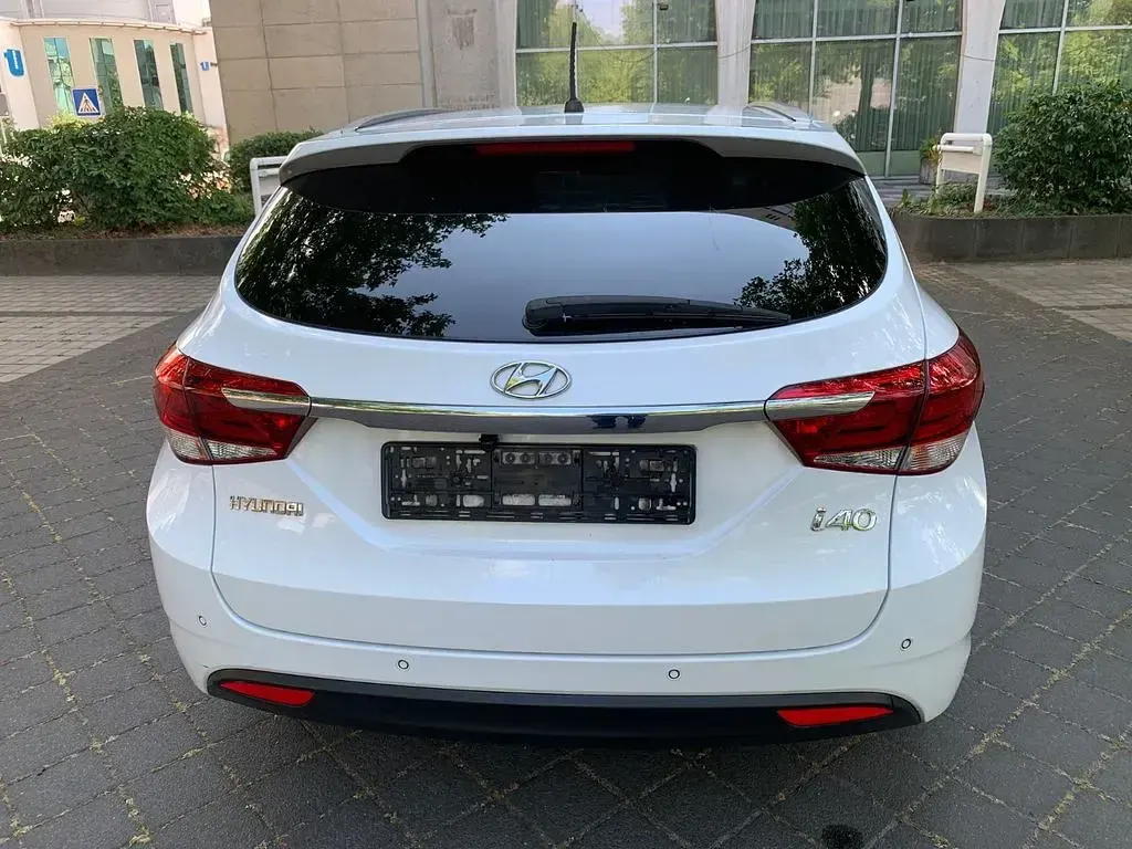 Gebraucht Hyundai i40 Trend 135 PS (99 kW) 2018 Weiß Kombi