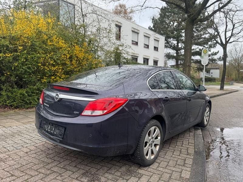 Gebraucht Opel Insignia 131 PS (96 kW) 2012 Blau Limousine