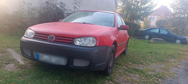 Rot Gebraucht 2000 VW Golf IV Kleinwagen | 500 € (Superpreis) - Bild 1/4
