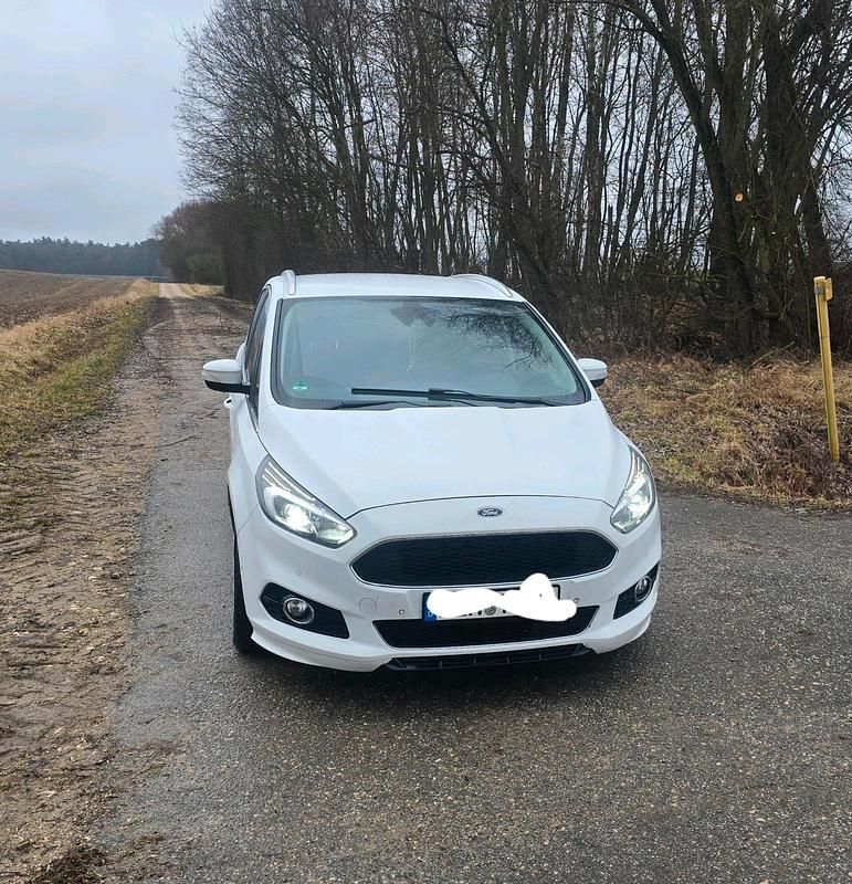 Gebraucht Ford S-MAX Titanium 150 PS (110 kW) 2016 Weiß Van / Kleinbus