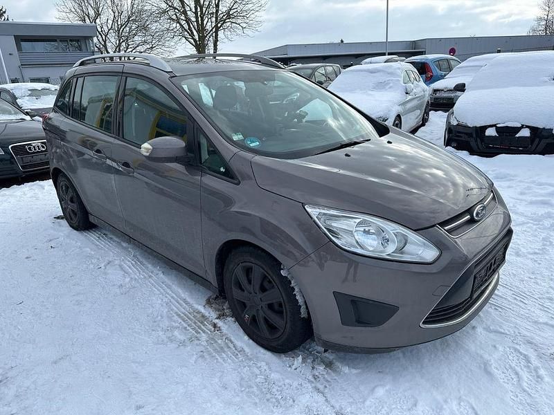 Gebraucht Ford Grand C-Max 116 PS (85 kW) 2012 Braun Van / Kleinbus