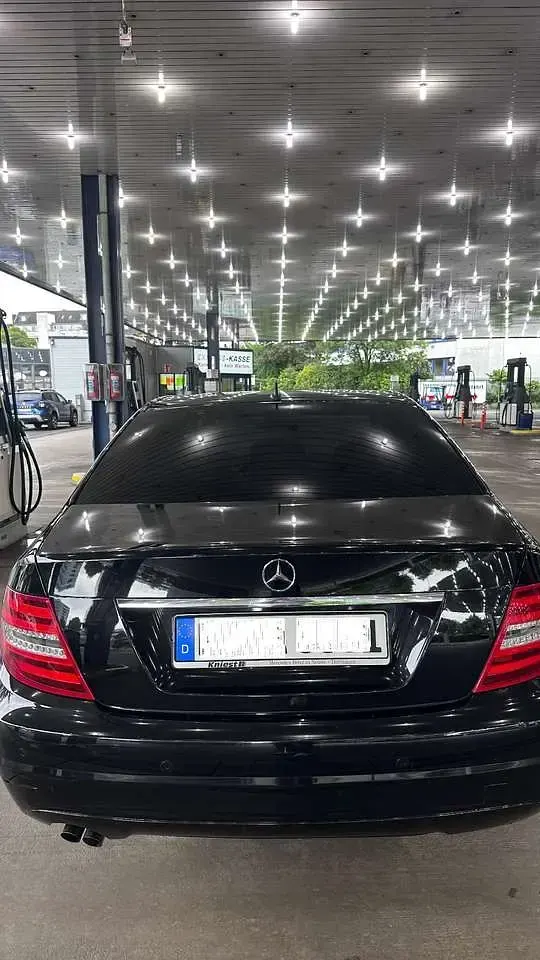 Gebraucht Mercedes C220 Avantgarde 136 PS (100 kW) 2012 Limousine