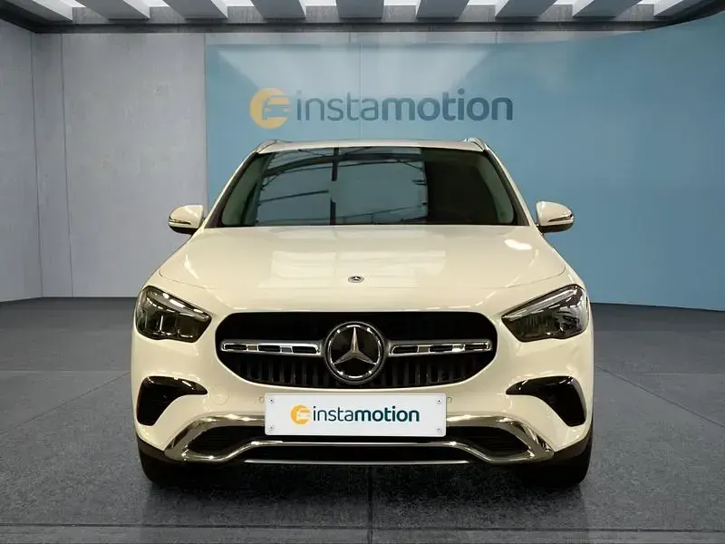 Gebraucht Mercedes GLA200 150 PS (110 kW) 2024 Weiß SUV