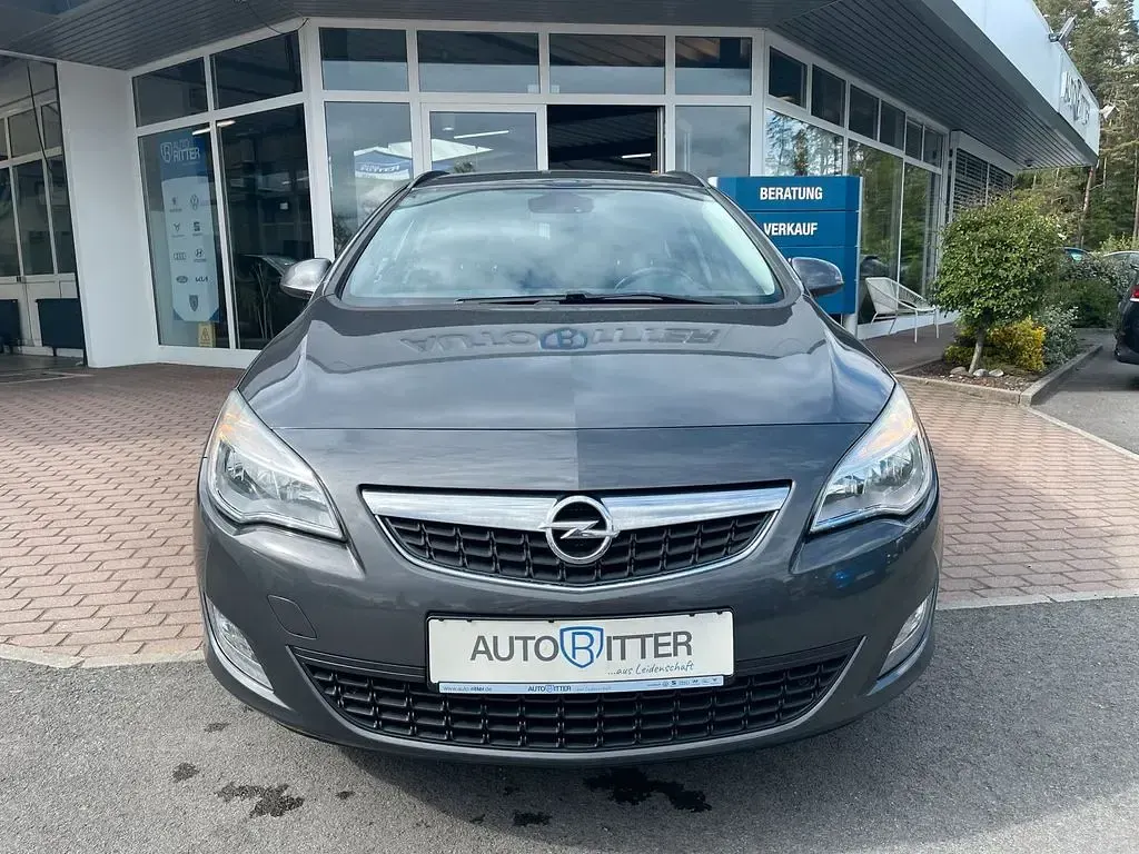 Gebraucht Opel Astra 131 PS (96 kW) 2012 Karbongrau (metallic) Kombi