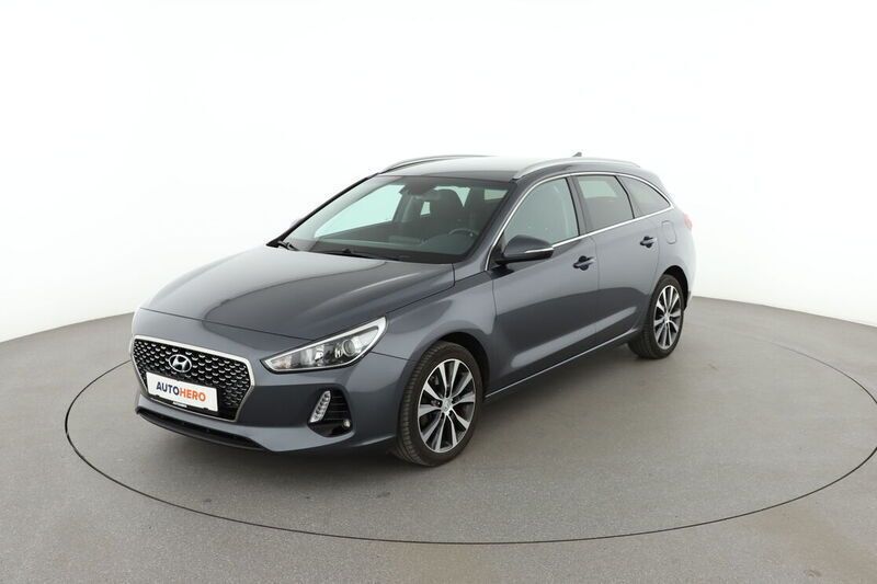 Grau Gebraucht 2018 Hyundai i30 Style Kombi | 12.860 € (Fairer Preis) - Bild 1/4