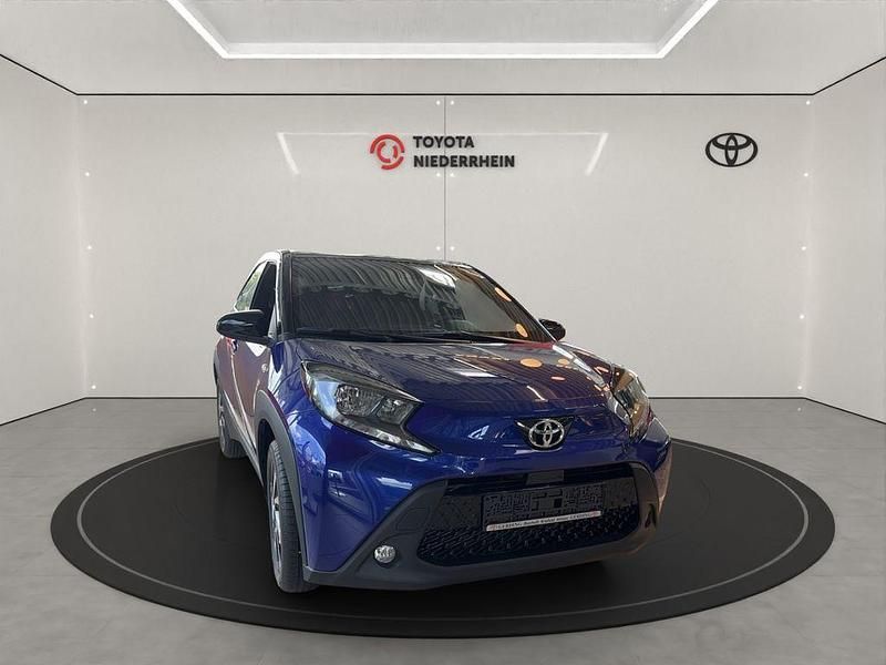 Neu Toyota Aygo X 72 PS (52 kW) 2025 Blau SUV