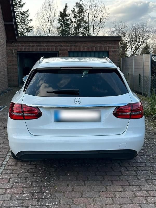 Gebraucht Mercedes C180 122 PS (89 kW) 2021 Weiß Kombi