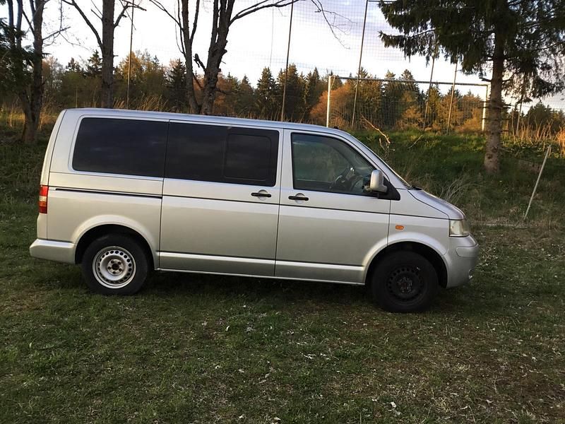 Second-hand VW Transporter 131 CP (96 kW) 2004 Argintiu Van