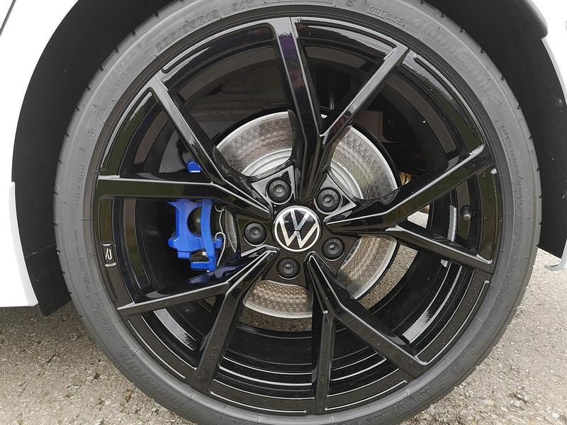 Gebraucht VW Golf VIII R 400 PS (294 kW) 2024 Pure white Limousine