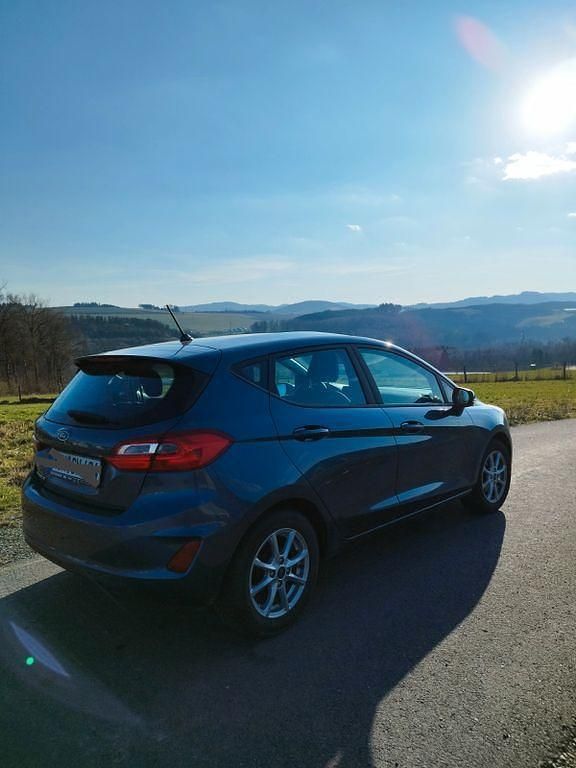 Gebraucht Ford Fiesta Cool & Connect 101 PS (74 kW) 2019 Blau Kleinwagen