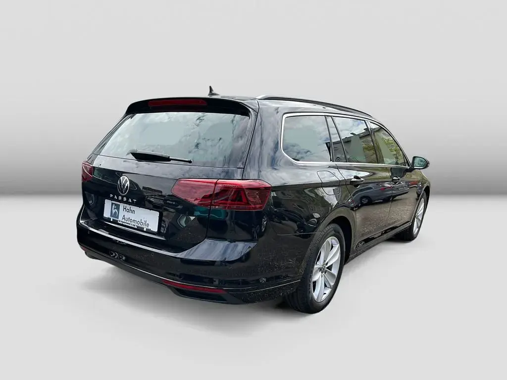 Gebraucht VW Passat Business 200 PS (147 kW) 2023 Deep black perleffekt Kombi
