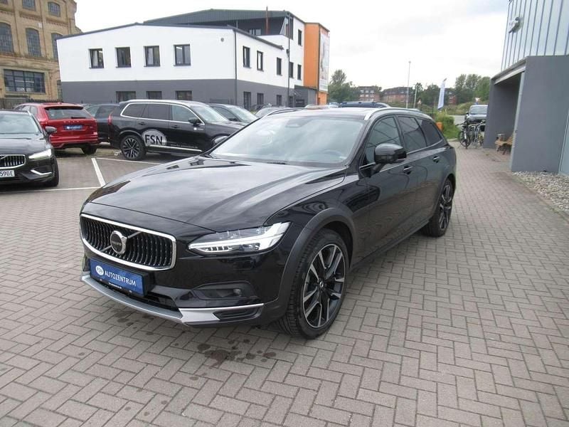 Gebraucht Volvo V90 CC Ultimate 250 PS (183 kW) 2023 Onyx black Kombi