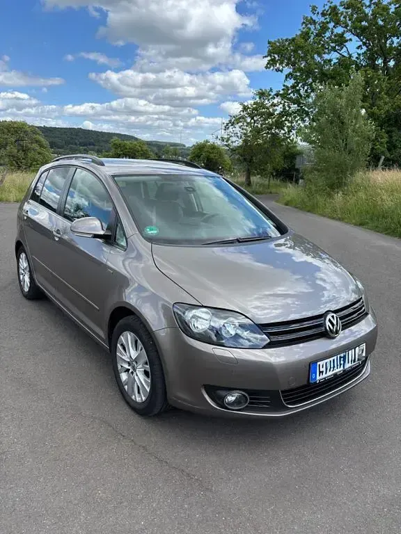 Gebraucht VW Golf Plus Cross Life 105 PS (77 kW) 2013 Braun Van / Kleinbus
