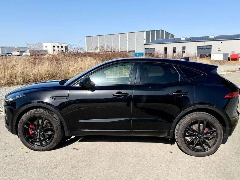 Gebraucht Jaguar E-Pace R-Dynamic 179 PS (131 kW) 2020 Santorini black SUV