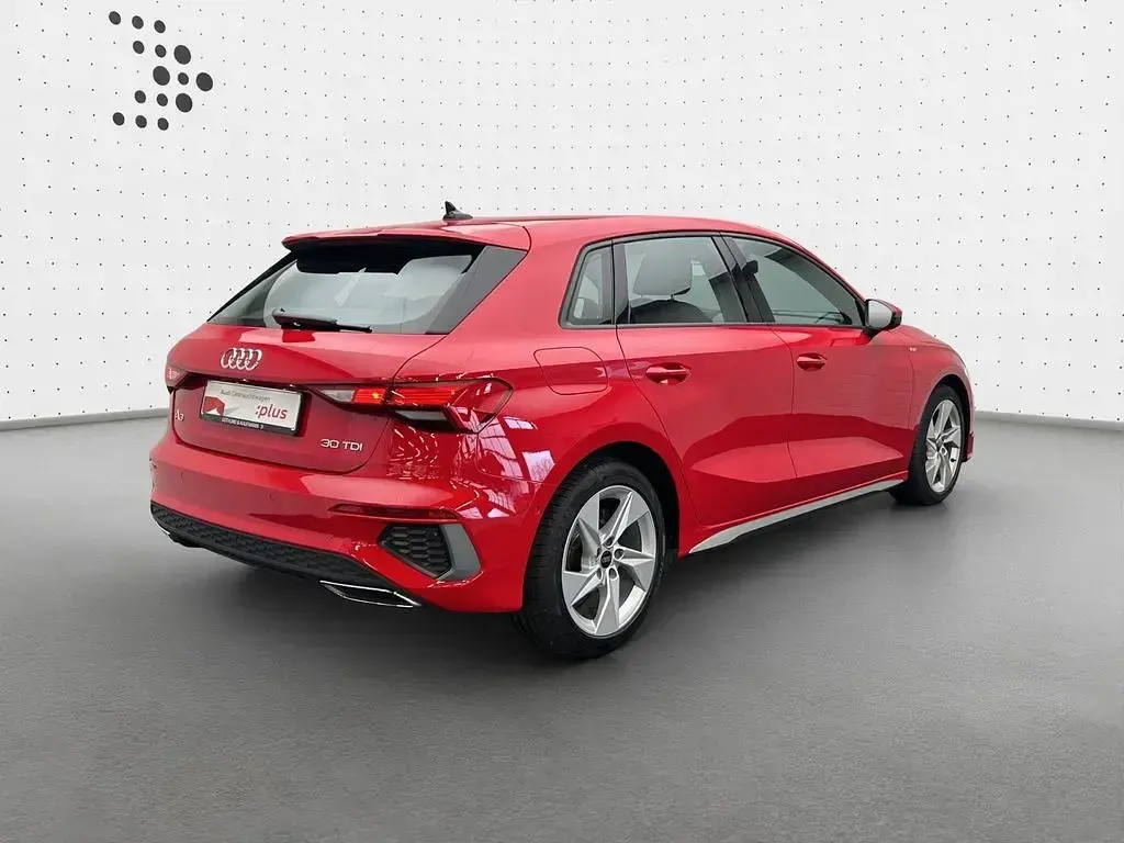 Gebraucht Audi A3 S-Line 116 PS (85 kW) 2023 Tangorot metallic Limousine