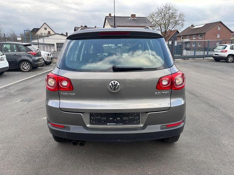 Gebraucht VW Tiguan Track & Field 140 PS (102 kW) 2009 Grau SUV