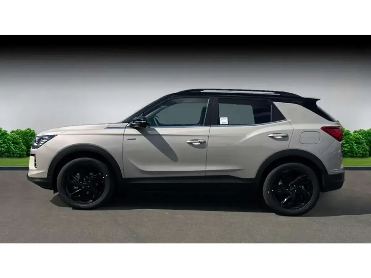 Neu KGM Korando 163 PS (119 kW) 2025 Beige SUV