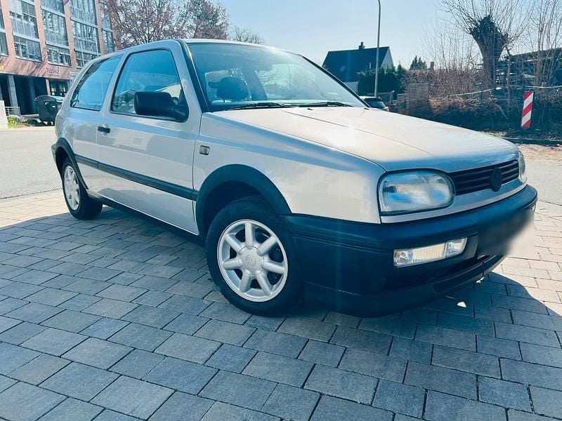 Gebraucht VW Golf III 90 PS (66 kW) 1994 Silber Kleinwagen
