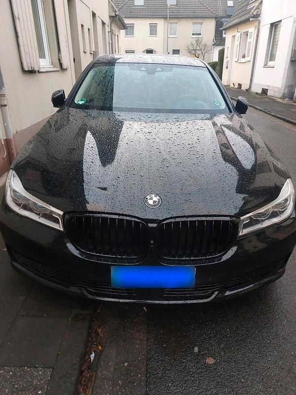 Gebraucht BMW 730 280 PS (205 kW) 2015 Schwarz Limousine
