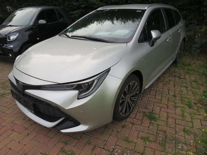 Silber Gebraucht 2022 Toyota Corolla Team Kombi | 22.900 € (Superpreis) - Bild 1/3