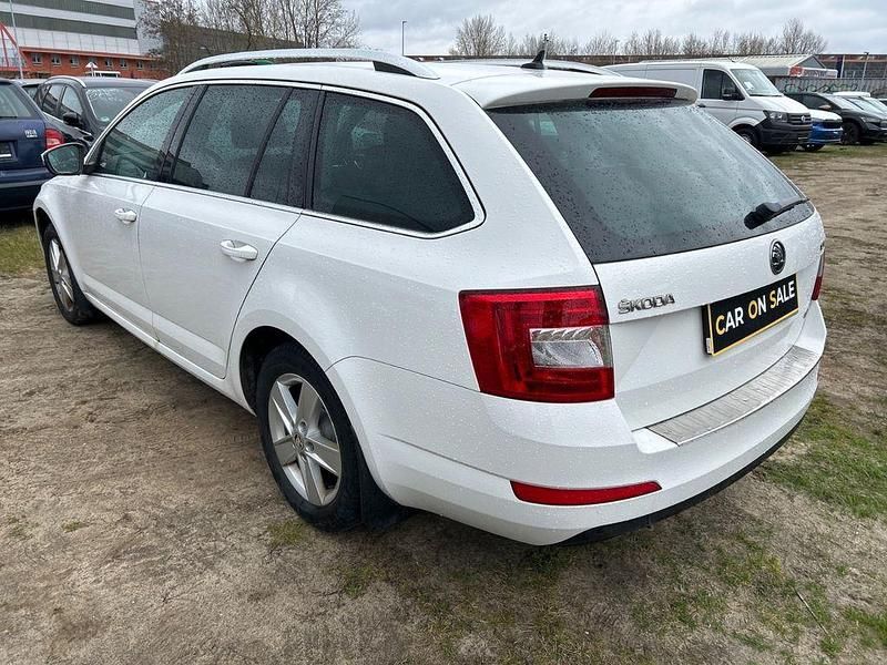 Gebraucht Skoda Octavia Elegance 105 PS (77 kW) 2014 Weiß Kleinwagen