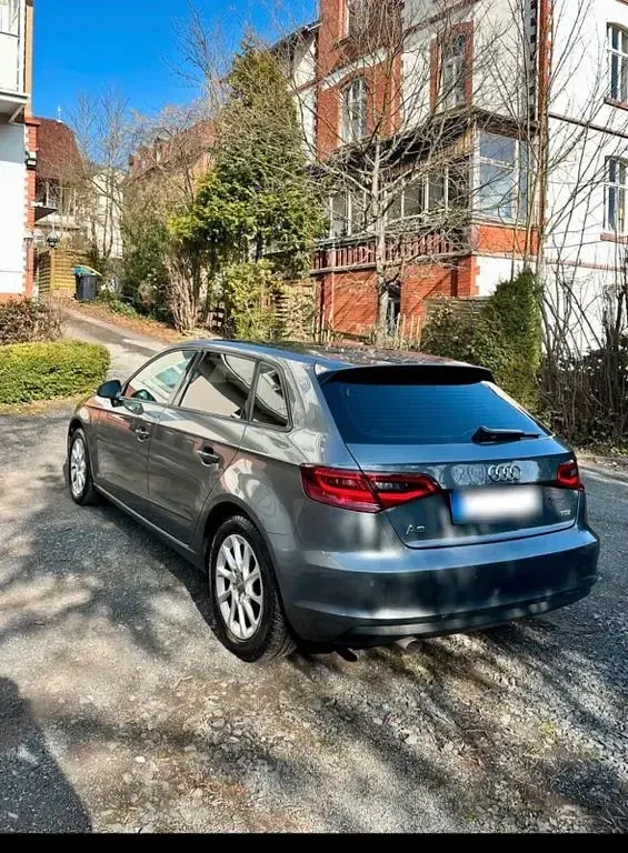 Używany Audi A3 110 KM (80 kW) 2015 Szary Sedan/Limuzyna