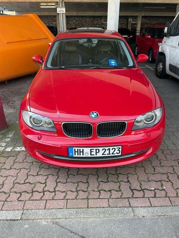 Rot Gebraucht 2008 BMW 120 Sport Line Kleinwagen | 4.250 € (Superpreis) - Bild 1/4