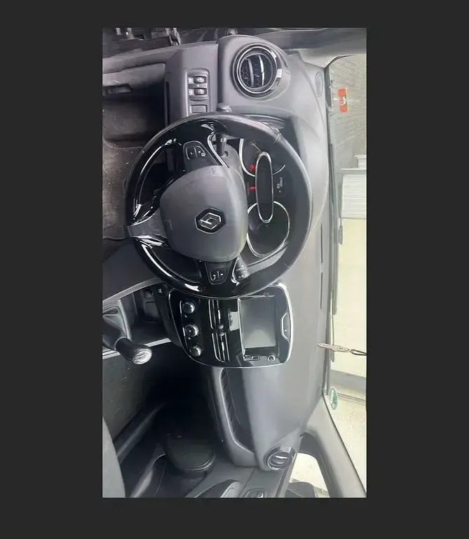 Gebraucht Renault Clio IV Dynamique 90 PS (66 kW) 2014 Schwarz Limousine