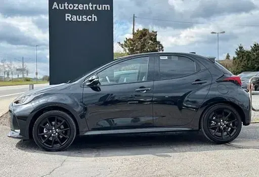 Neu Mazda 2 Homura-Line 116 PS (85 kW) 2025 Schwarz Limousine