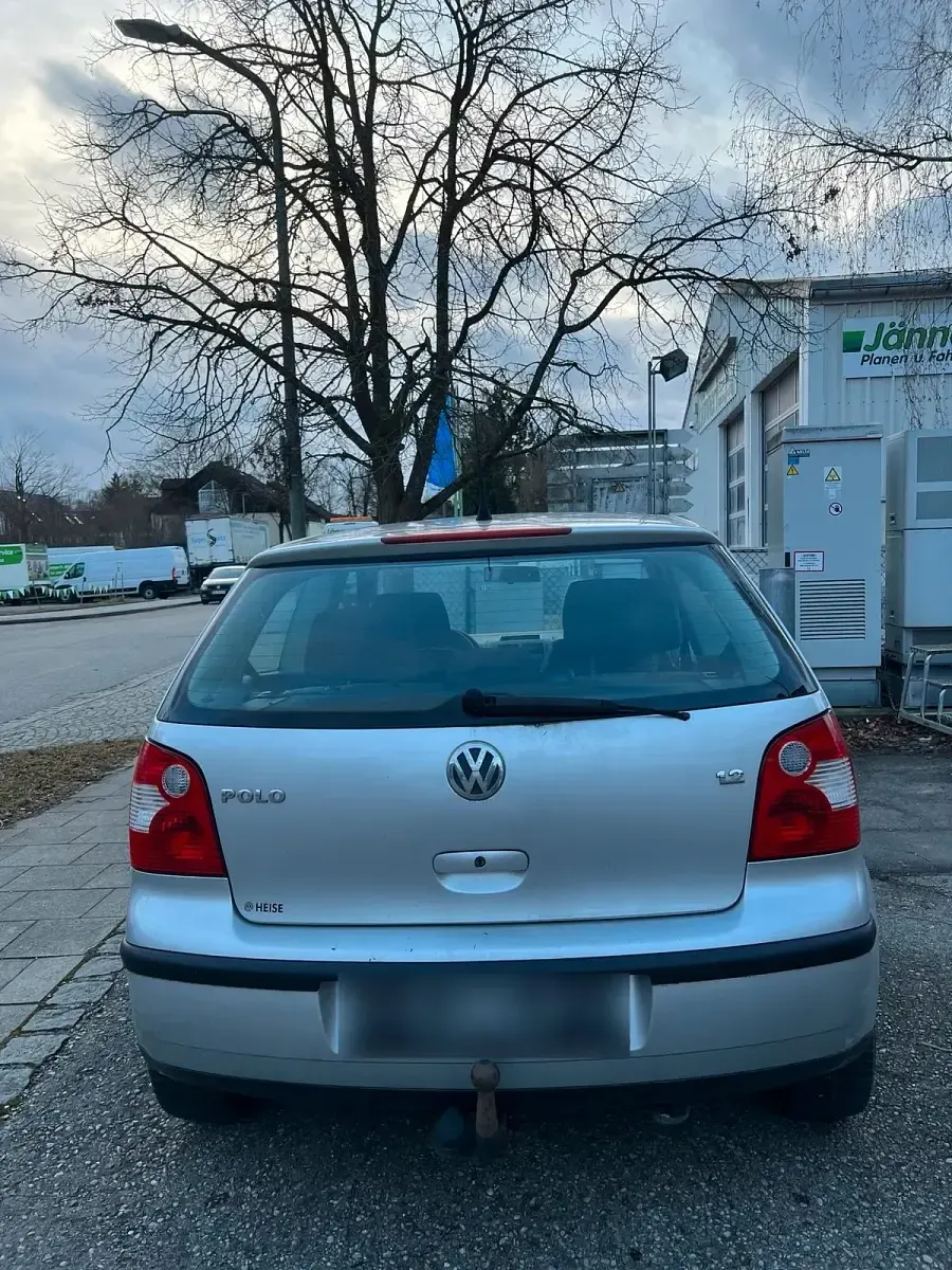 Gebraucht VW Polo 64 PS (47 kW) 2003 Silber Kleinwagen