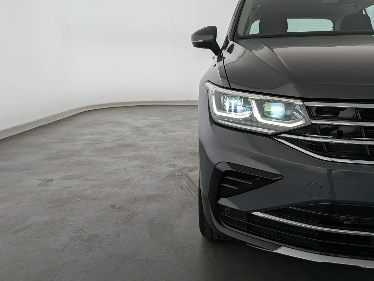 Gebraucht VW Tiguan Elegance 150 PS (110 kW) 2022 Delfingrau SUV