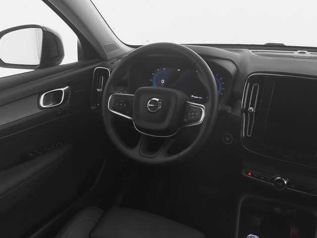 Gebraucht Volvo XC40 145 PS (106 kW) 2025 SUV