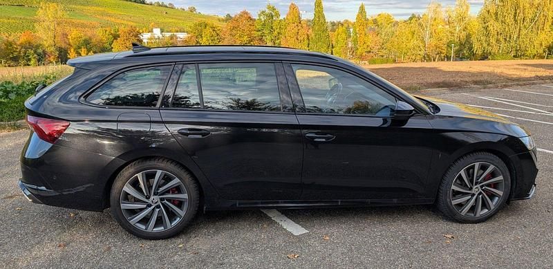 Gebraucht Skoda Octavia First Edition 245 PS (180 kW) 2021 Schwarz Kombi