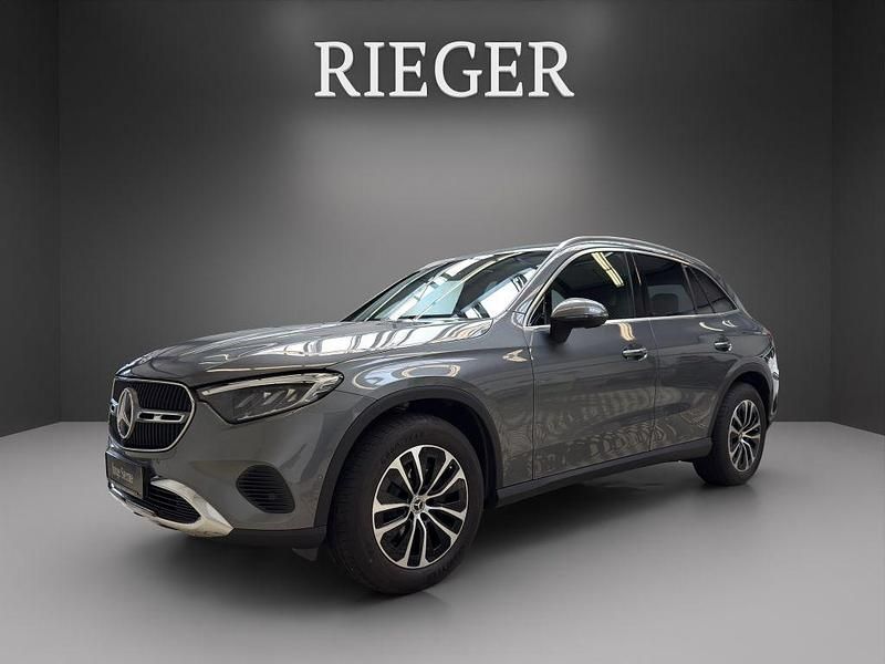 Grau Gebraucht 2023 Mercedes GLC220 Avantgarde SUV | 48.349 € (Guter Preis) - Bild 1/4