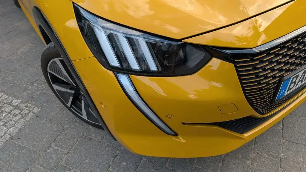 Gebraucht Peugeot e-208 GT 100 kW (136 PS) 2020 Gelb Kleinwagen