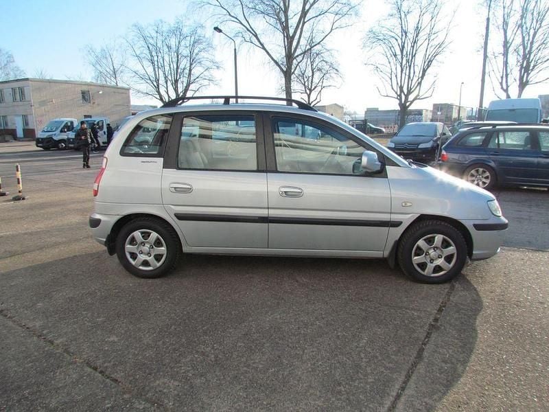Gebraucht Hyundai Matrix GLS 103 PS (75 kW) 2008 Silber Van / Kleinbus