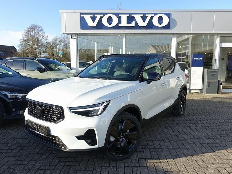 Neu Volvo XC40 Plus 163 PS (119 kW) 2025 Weiß SUV