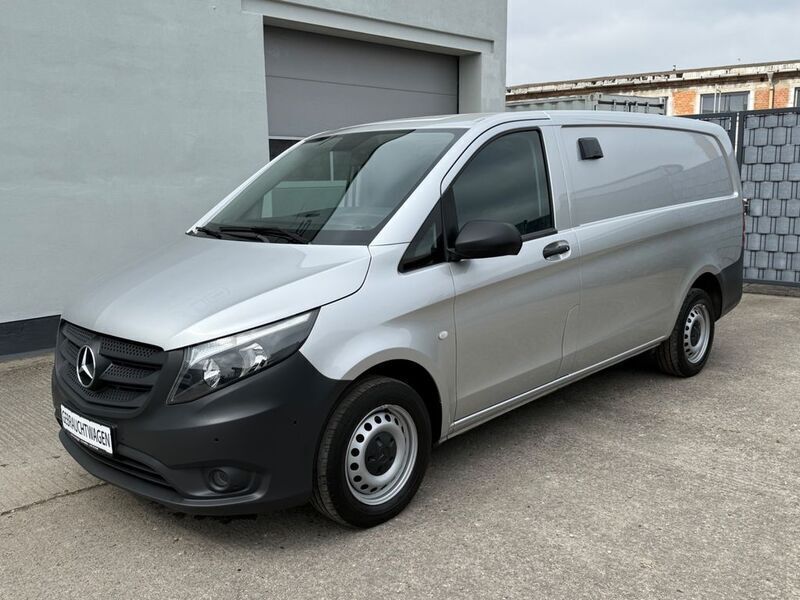Silber Gebraucht 2021 Mercedes Vito Van / Kleinbus | 23.990 € (Superpreis) - Bild 1/4