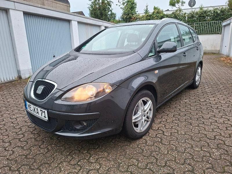 Grau Gebraucht 2008 Seat Altea Comfort Van / Kleinbus | 4.800 € (Fairer Preis) - Bild 1/4