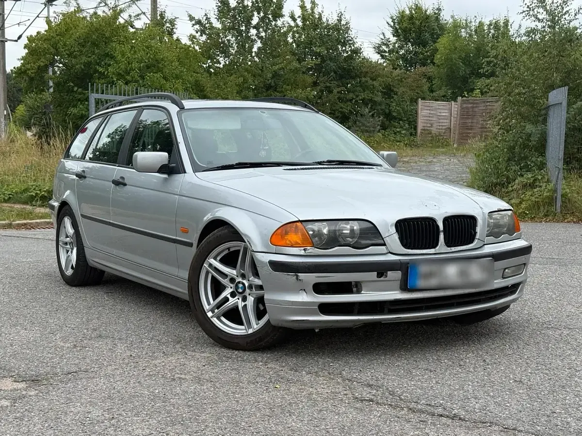 Gebraucht BMW 320 150 PS (110 kW) 2003 Silber Limousine