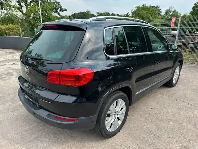 Gebraucht VW Tiguan Sportline 180 PS (132 kW) 2012 Schwarz SUV