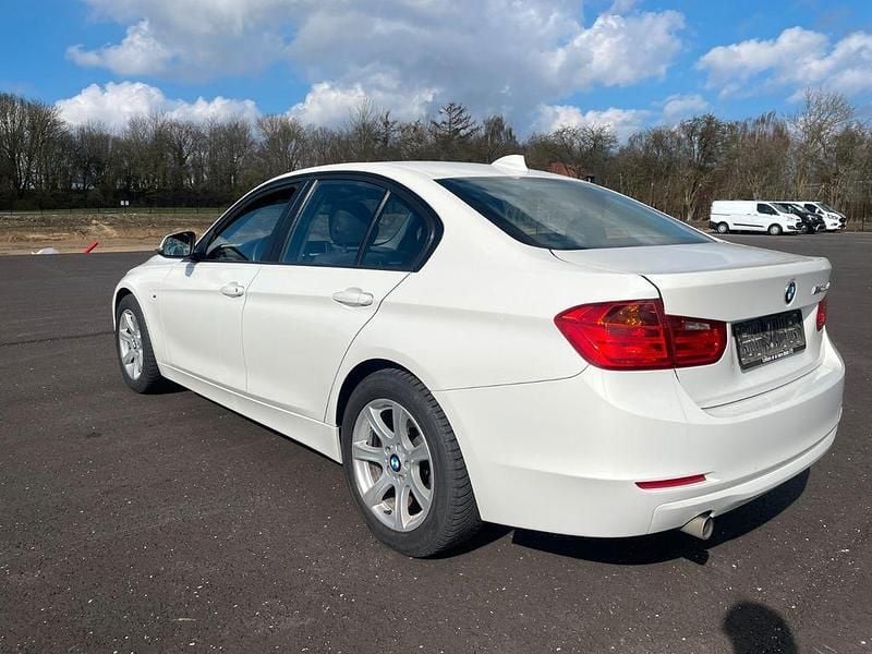 Second-hand BMW 320 184 CP (135 kW) 2014 Alb Berlinǎ