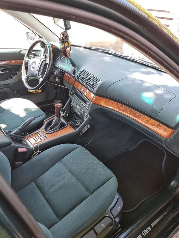 Grün Gebraucht 2000 BMW 523 Limousine | 2.600 € (Guter Preis) - Bild 1/4