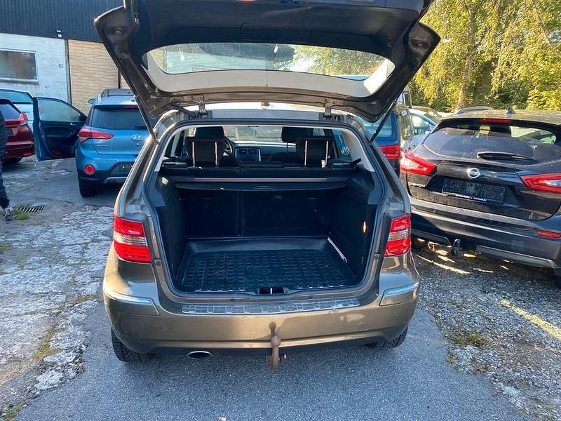 Gebraucht Mercedes B200 140 PS (102 kW) 2011 Van / Kleinbus